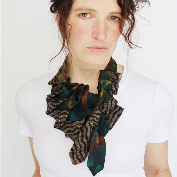 LILAN ASTERFIELD Vintage Silk Neck Tie Necklace - Picture 6 of 6